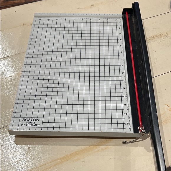 Vintage Boston 26915 Paper Trimmer with Black and Red Details